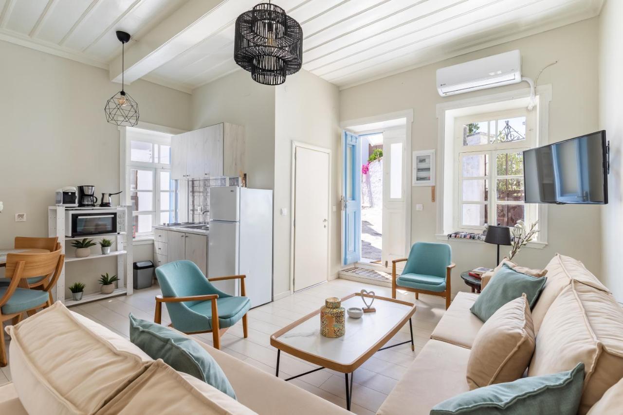 Helios Lovely Apartment สโกเปลอสทาวน์ ภายนอก รูปภาพ