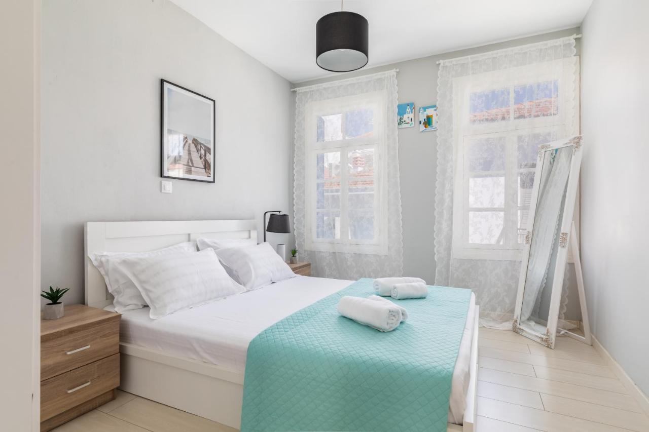 Helios Lovely Apartment สโกเปลอสทาวน์ ภายนอก รูปภาพ